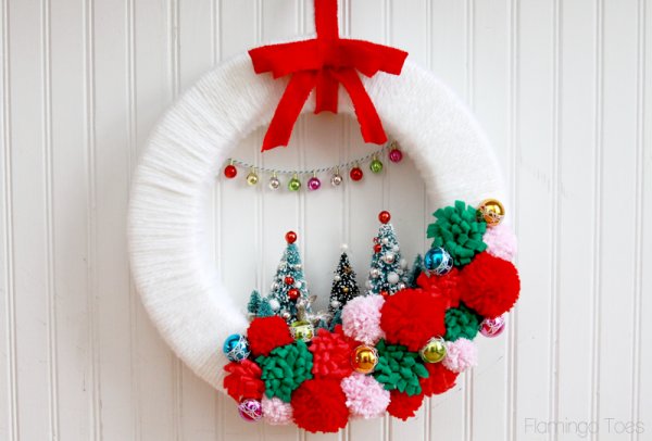Retro style yarn wreath.