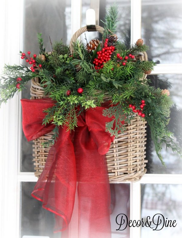 Wreath basket for door decoration.