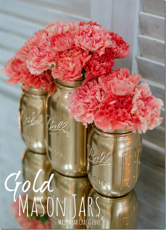 Adorable gold painted mason jars flower vase.