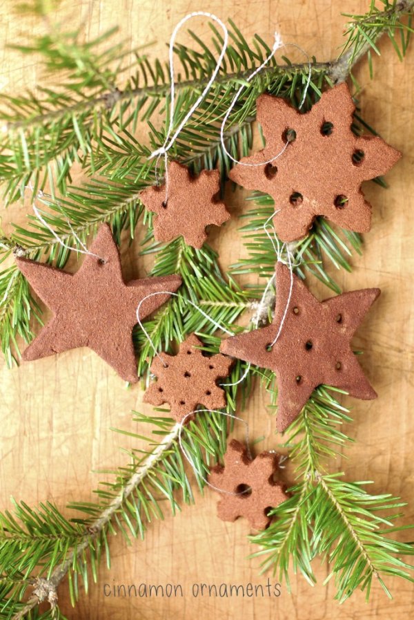 Beautiful cinnamon Christmas ornaments.