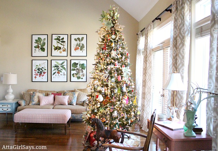 Charming living room decoration for Christmas.