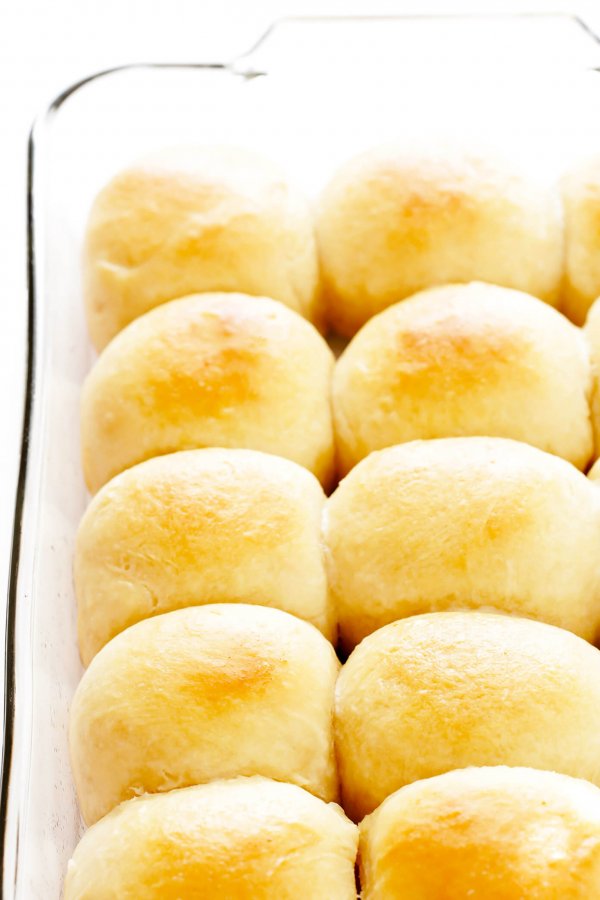 Classic One Hour Soft And Buttery Dinner Rolls.