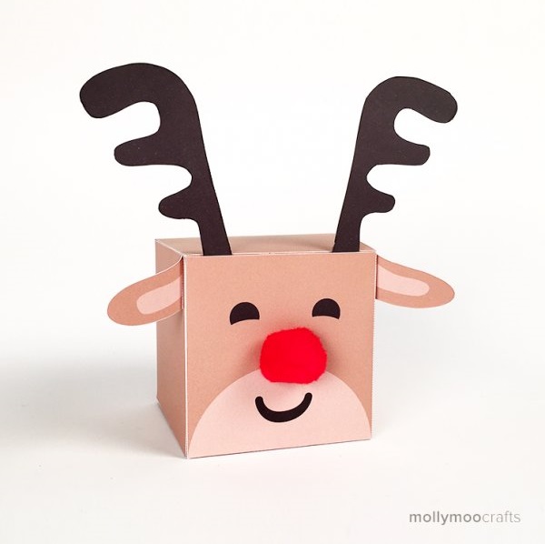 Cute reindeer treat box.