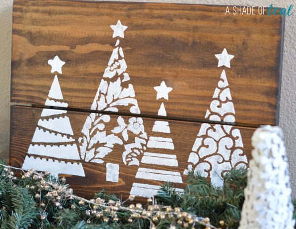 Glittered Christmas tree sign with stencils.