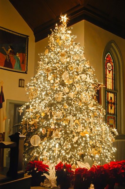 Incredible golden Christmas tree.