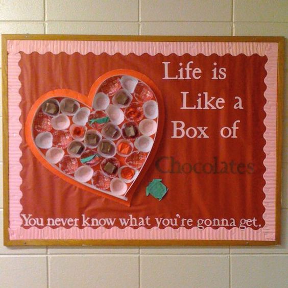 Fabulous bulletin board decor for Valentine's day.