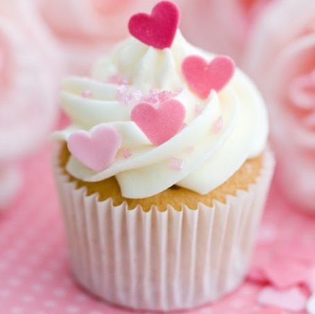 Adorable Valentine's Day Cupcakes.