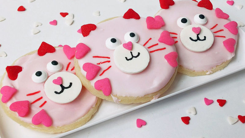 Cat cookies for Valentines day.