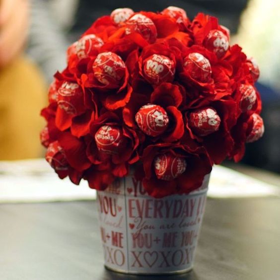Gorgeous lollipop bouquet for your love.