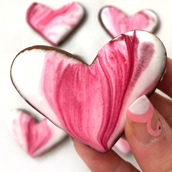 Marbled pink heart cookies.