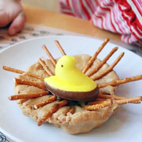 Pretzel nests creative Easter snacks for kids.