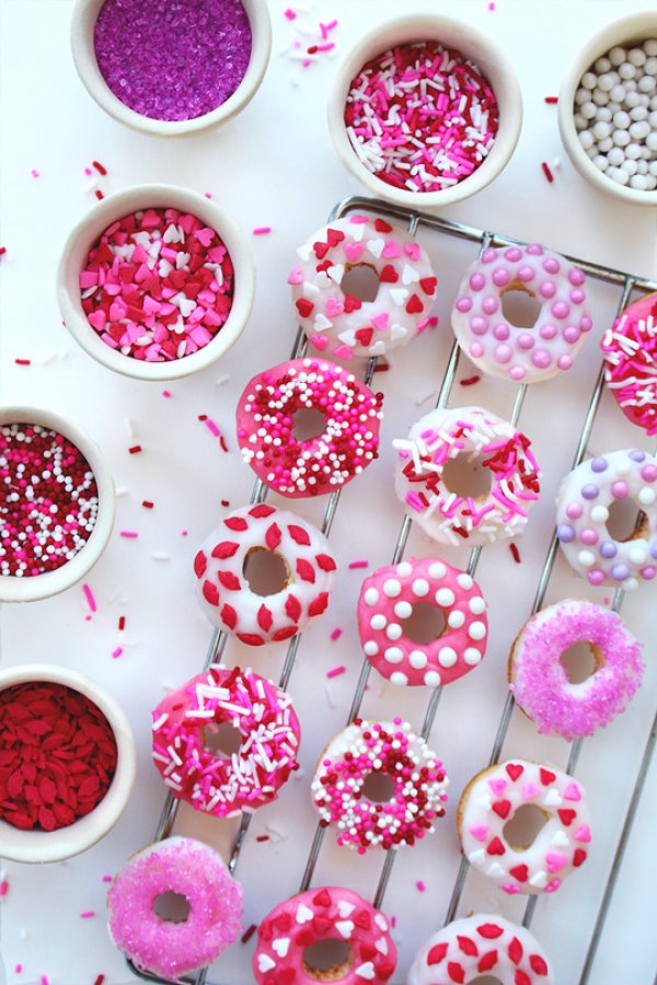 Valentine Mini Baked Donuts.
