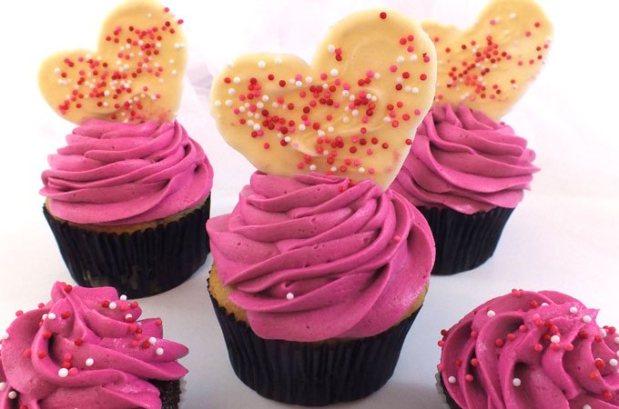 White hot Valentines day cupcakes.