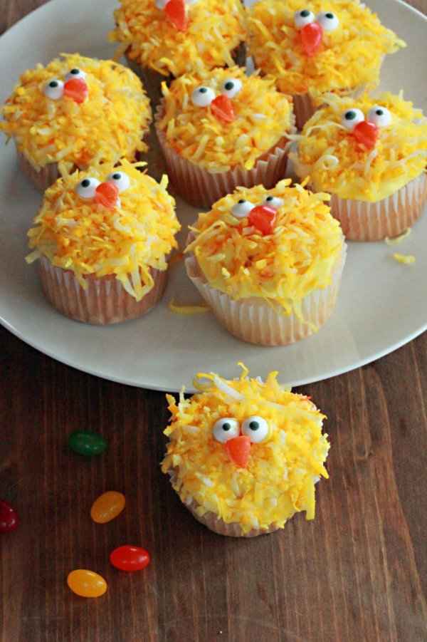 Easter chick cupcakes.