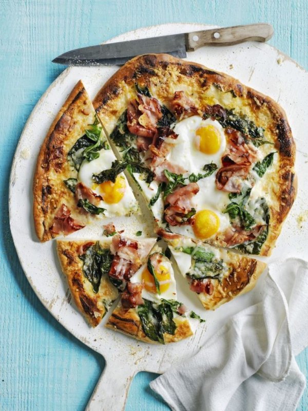 Sunny side up pizza.