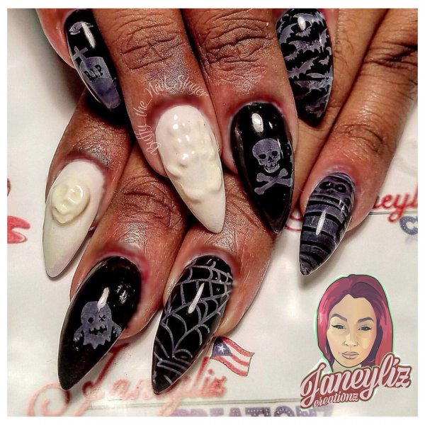 Amazing black and white 3D Halloween nails. Pic by buffy_the_nail_slayer