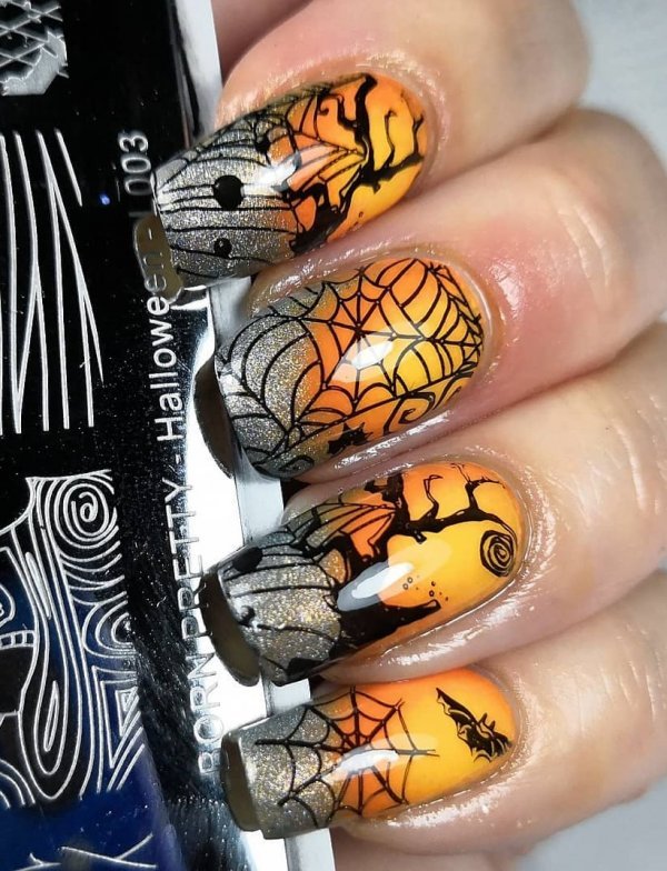 Beautiful design of Halloween nails. Pic by suskumm