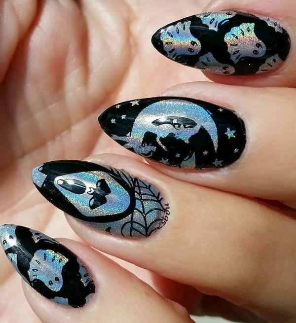 Black and silver Halloween Nails. Pic by naq57