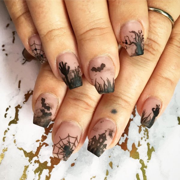 Terrifying Halloween nails. Pic by amberlea_d