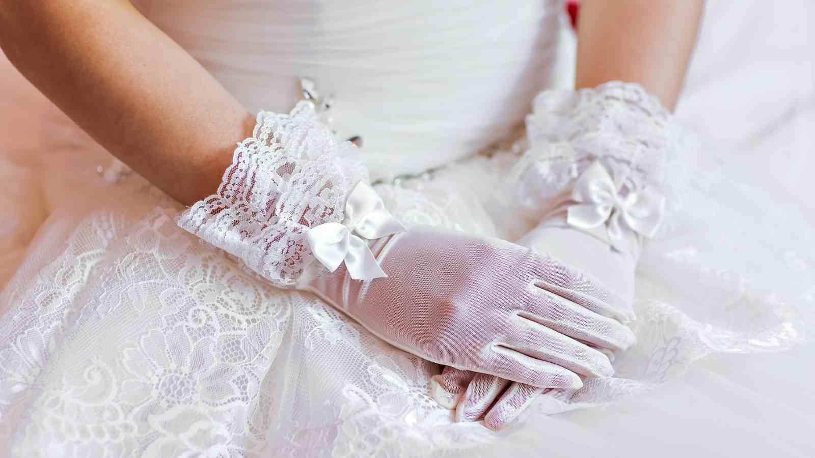 Stunning Wedding Glove Ideas